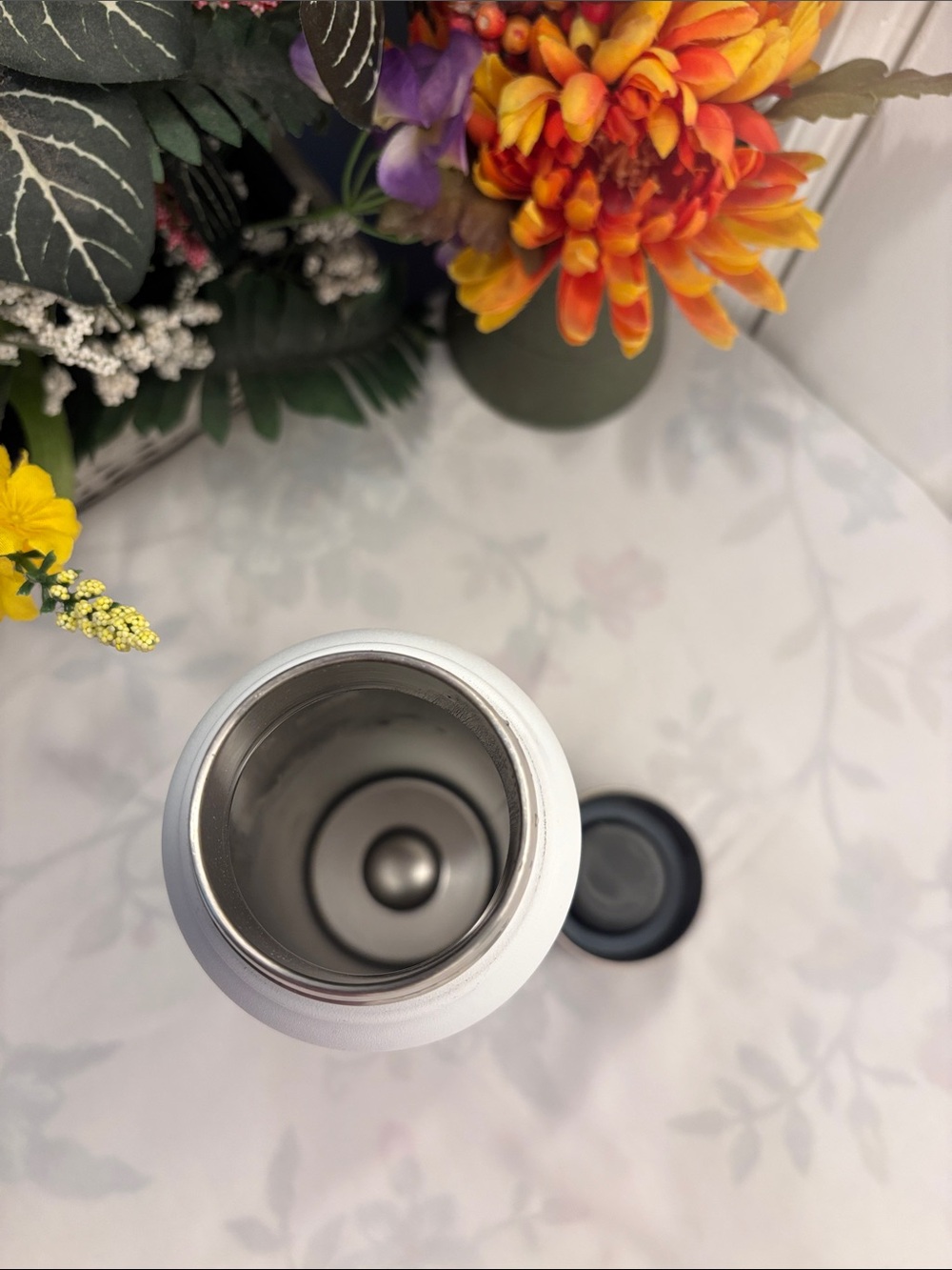 White Insulated Stainless Steel Water Bottle - Picture 5 of 6